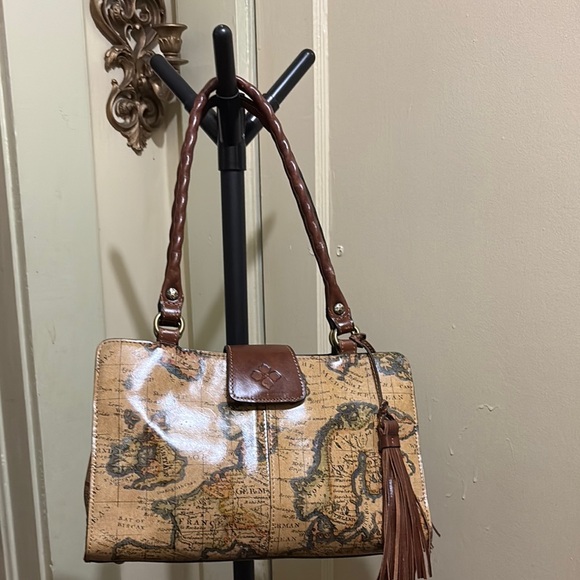 Patricia Nash Shoulder Bag with Free Wallet Bag Travel-Inspired Design - Picture 1 of 9